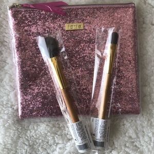 Makeup bag with 2 brushes
